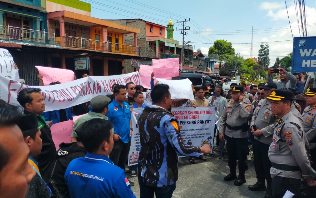 7 OKP Unjuk Rasa, Suarakan Copot Kapolres Dairi