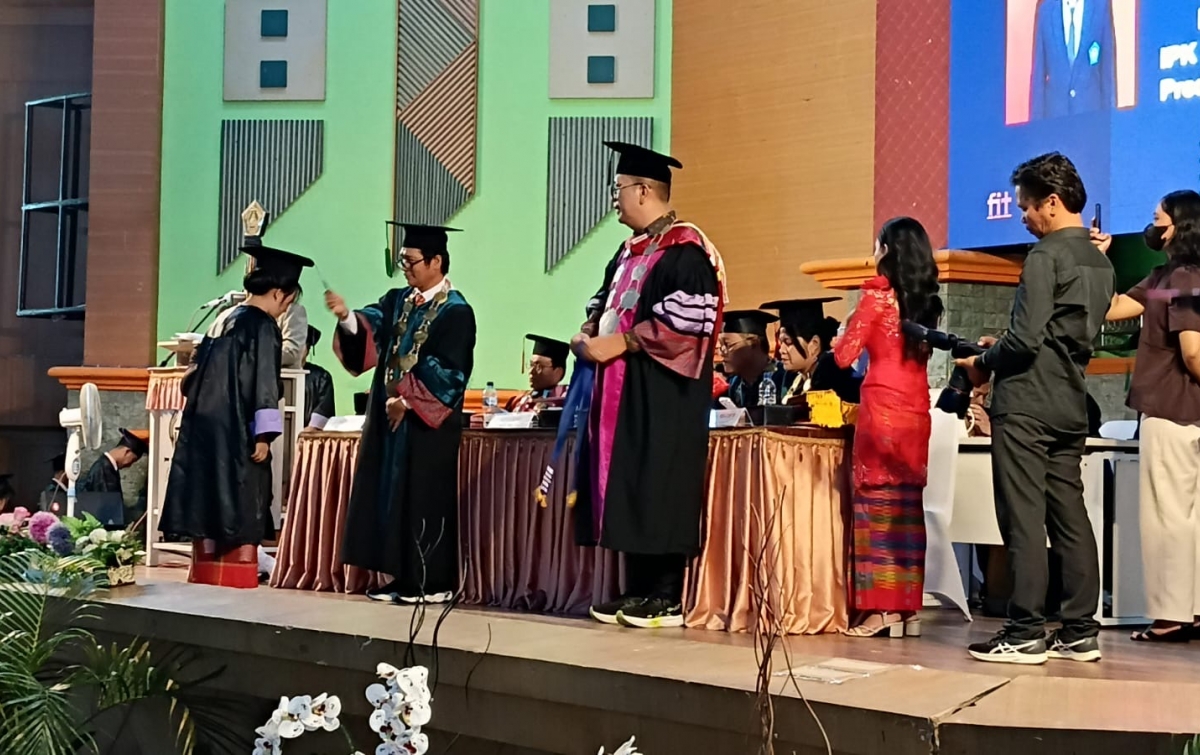 197 Mahasiswa IAKN Tarutung Wisuda, Rektor: Kreatif Menciptakan Lapangan Kerja