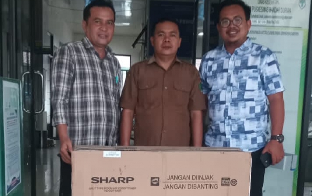 Anggota DPRD Labura Hasan Basri Pasaribu Serahkan Bantuan ke Puskesmas Bandar Durian