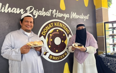 Kembangkan Roti Unyil-Donat Kentang Master, Cerita Ilham-Fauziah Menaklukkan Pasar Roti Medan