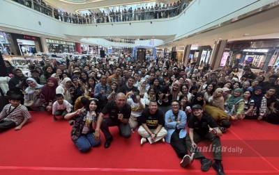 ‘Bus Setan’ Turun ke Jalanan, Pemeran Tiba-Tiba Setan Oki Rengga dan Lolox Bikin Heboh Medan