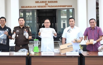 Tegas! Kejari Padangsidimpuan Musnahkan 308 Barang Bukti Inkracht