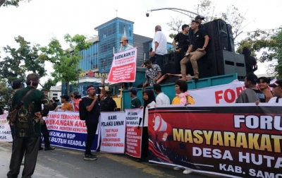 Buntut Penutupan TPL, Ribuan Massa Suarakan Ekonomi Masyarakat Terpuruk