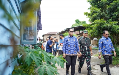 Pulihkan Aktivitas Warga, Wali Kota Medan Tinjau Jembatan Perlintasan Kereta Api di Gang Damai