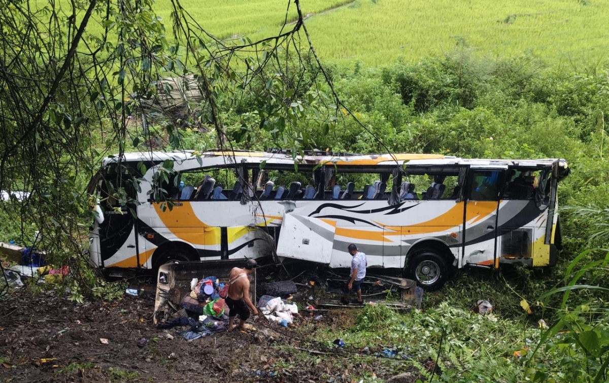 Bus Pariwisata Masuk Jurang Sedalam 15 Meter di Jangga Dolok, 50 Penumpang Luka-luka