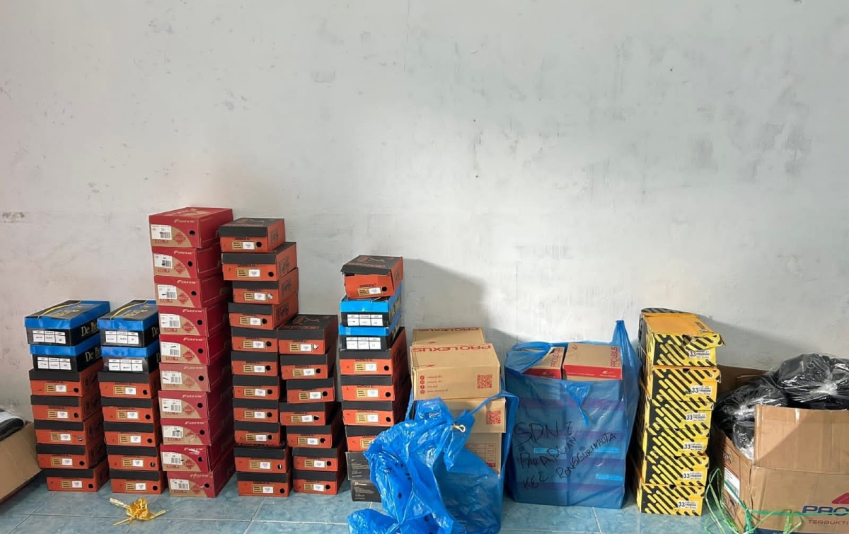 Standar Ganda Bantuan Sepatu dan Etika Pendidikan di Samosir