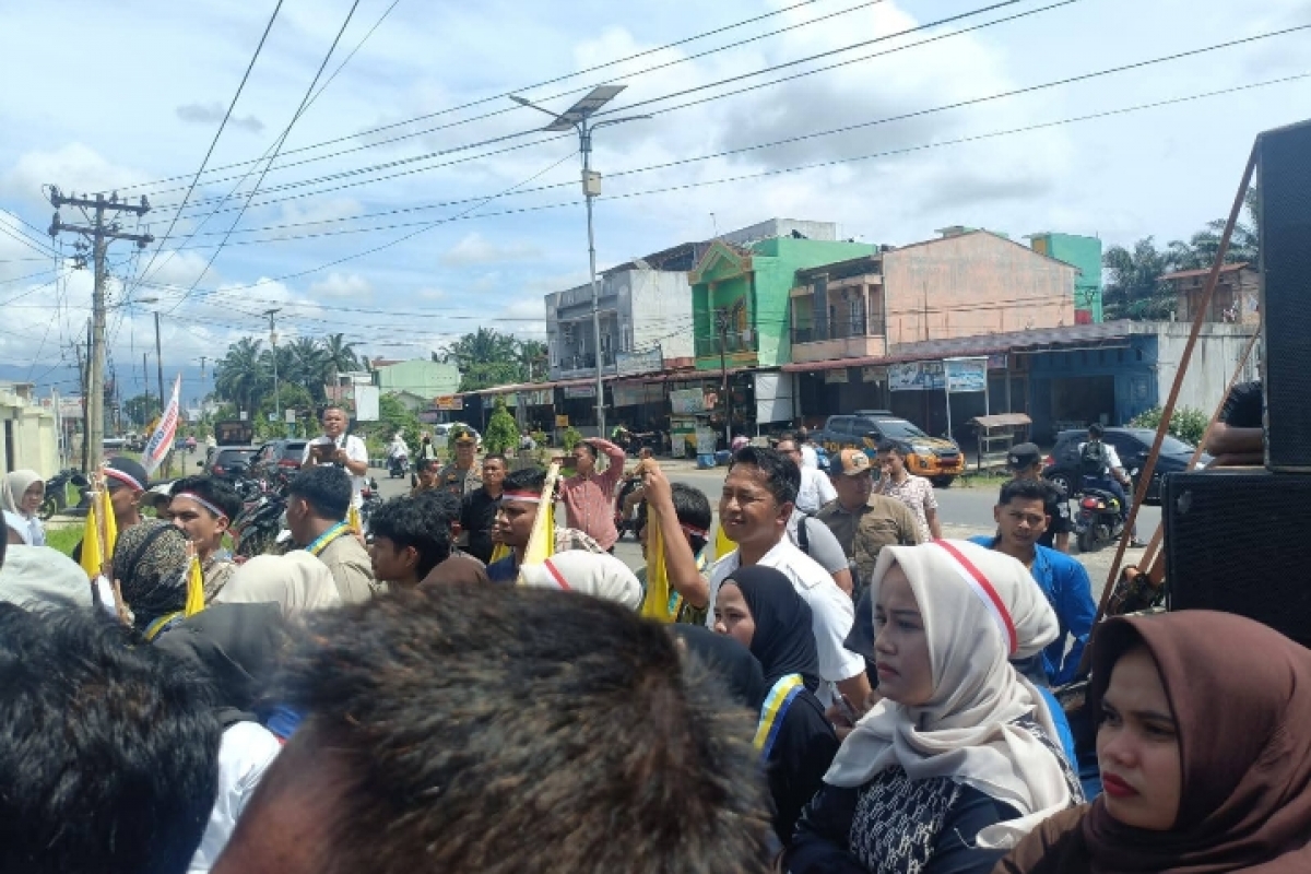 Putusan Hakim Dinilai Ringan, Massa PMII Demo ke PN Sibuhuan