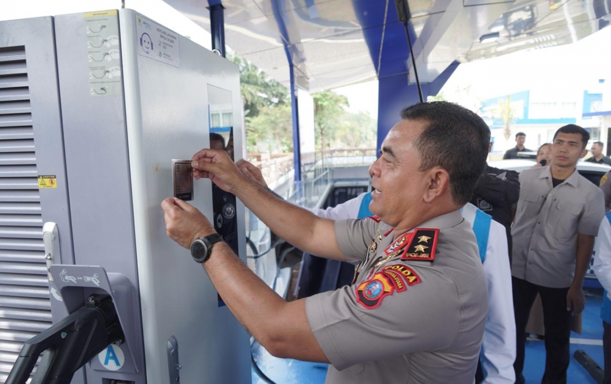 Polda Sumut Jadi Pionir, SPKLU PLN Presisi Ultra Fast Charging Pertama di Lingkungan Polri Resmi Beroperasi