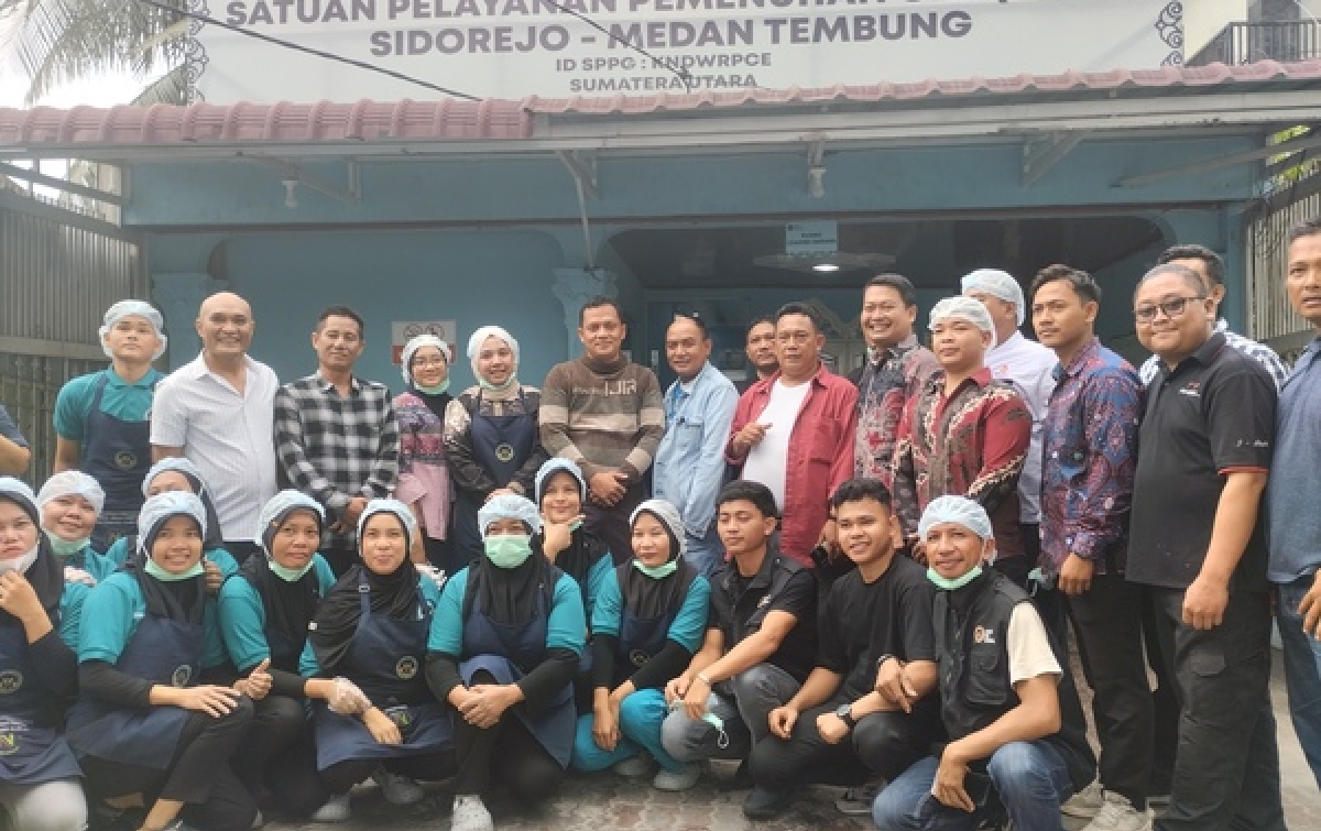 Ketum Rel MBG dan Azis Gagap Tinjau Dapur SPPG Sidorejo Medan Tembung