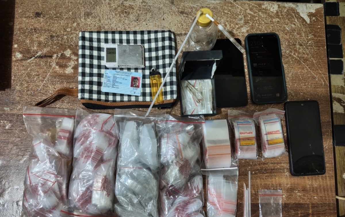 Dua Lokasi Digerebek Sekaligus, Polres Batu Bara Tangkap 4 Pelaku dan Sita Sabu hingga Timbangan Elektrik