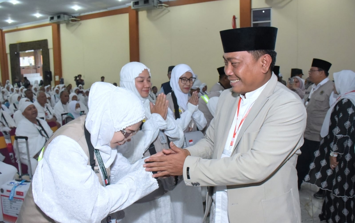 Wabup Deli Serdang Lepas Jemaah Calon Haji Kloter 15