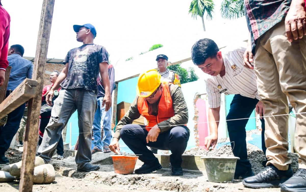 2 SD di Tanjung Morawa Direhabilitasi