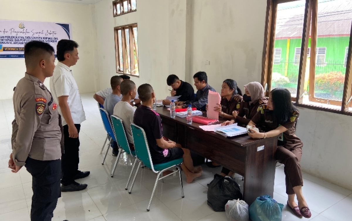 Sat Reskrim Polres Palas Limpahkan Tiga Tersangka Pencurian ke Kejaksaan