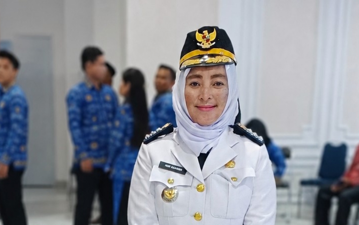 Nori Susanda Jadi Camat Perempuan Pertama di Natal