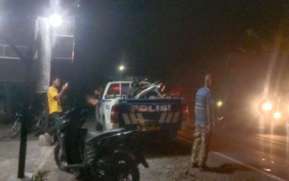 Laga Banteng, Pengendara Sepeda Motor Tewas di Tempat