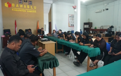 Bawaslu Samosir Gelar Rapat Evaluasi Kinerja