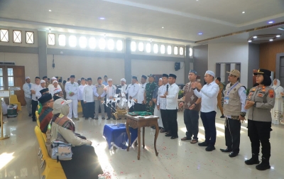 Pemkab Labura Lepas 118 Jemaah Calon Haji Kloter 13