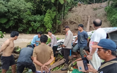 Longsor Jalan Tarutung-Sipirok Timpa Mobil, 3 Orang Tewas