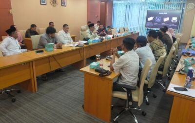 Komisi E DPRD Sumut RDP dengan  Mahasiswa Korban Penipuan Kuota KIP