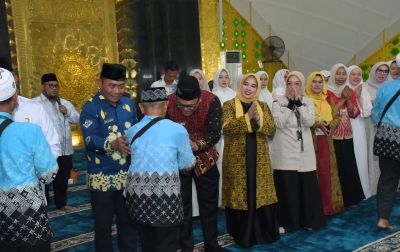 Pemkab Deli Serdang Lepas Jemaah Calon Haji Kloter 15 ke Asrama Haji Medan