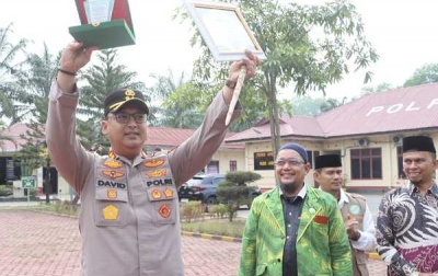 Wujudkan Sinergi Polri dan Ulama Menjaga Kamtibmas, Kapolres Langkat Terima Penghargaan dari Syarikat Islam
