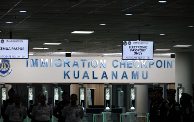 2 Kali Gagal di Soetta dan Batam, Rombongan Haji Nonprosedural Diamankan  Imigrasi di Bandara Kualanamu