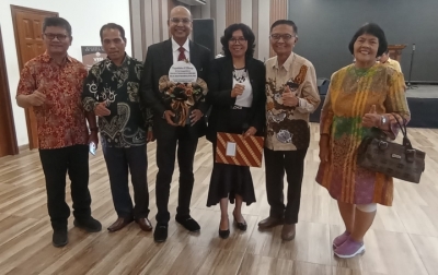 Pdt Dr Robert Kembali Dipercaya Pimpin Sumatera  Berdoa