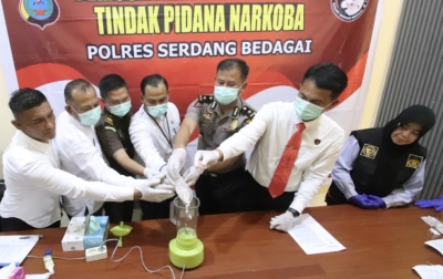 Sabu dan Ekstasi Hasil Penangkapan Bandar Dimusnahkan dengan Cara Dilarutkan