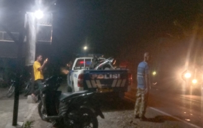 Laga Banteng, Pengendara Sepeda Motor Tewas di Tempat