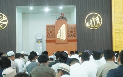 Khotbah di Masjid Agung Almunawwaroh Sibuhuan, Ketua MUI Palas : Idul Adha Madrasah untuk Penghambaan Total kepada Allah SWT