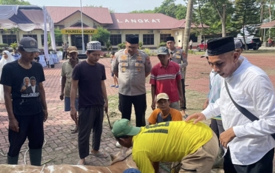 Polres Langkat Sembelih 14 Hewan Kurban, Kapolres : Wujud Kepedulian Polri kepada Masyarakat