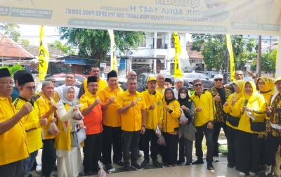 DPD Partai Golkar Sumut Bagikan Ribuan Paket Kurban