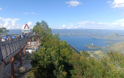 Menara Pandang Tele Tetap Jadi Magnet Wisata  di Samosir