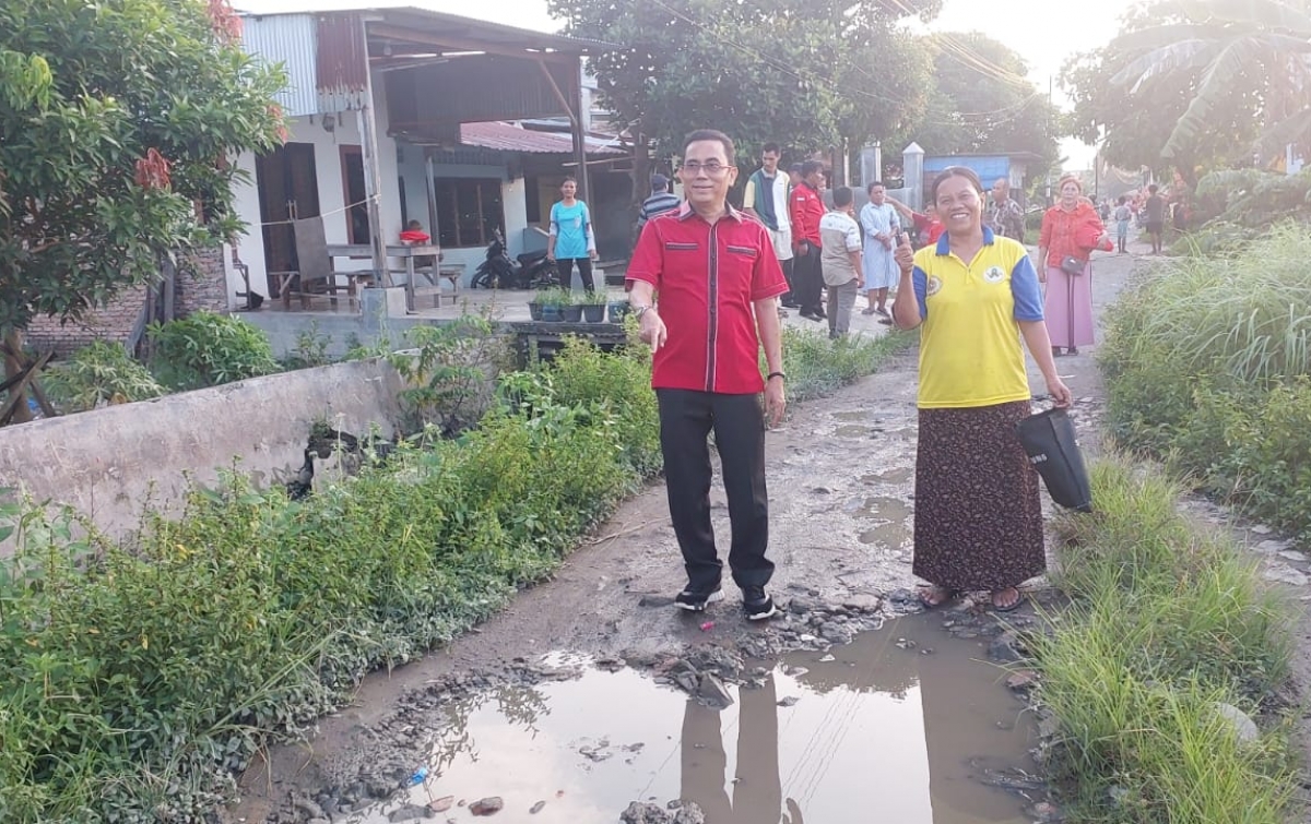 700 Meter Badan Jalan di Mabar Hilir Rusak, Paul Simanjuntak Minta Dinas SDABMBK Medan Segera Perbaiki 