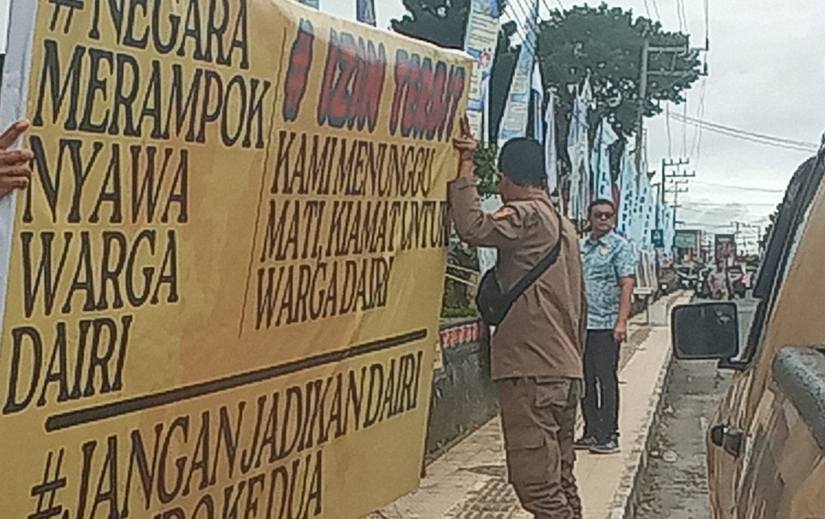 Sempat Sapu Bersih Papan Bunga, Satpol PP Dairi Dianggap Membungkam Demokrasi