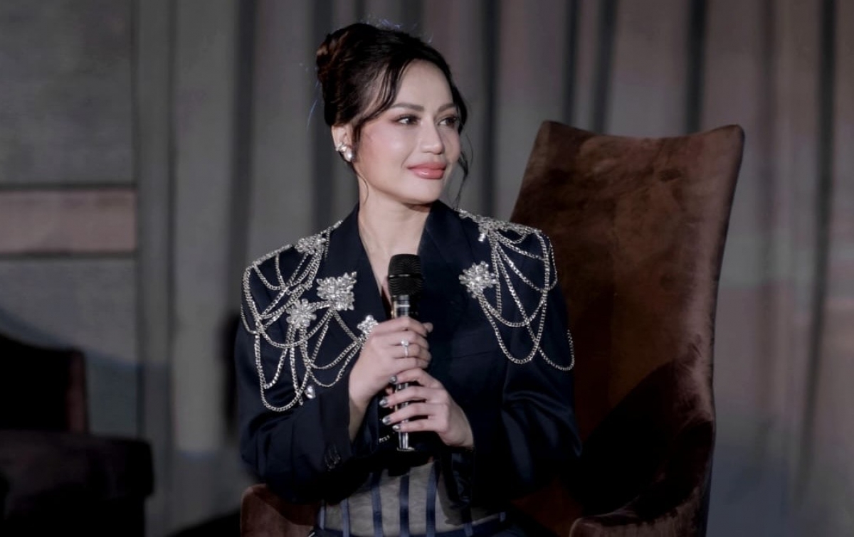 Desainer Muda Yuli Ariska Launching Perdana Karyanya di Event ‘Kembali’