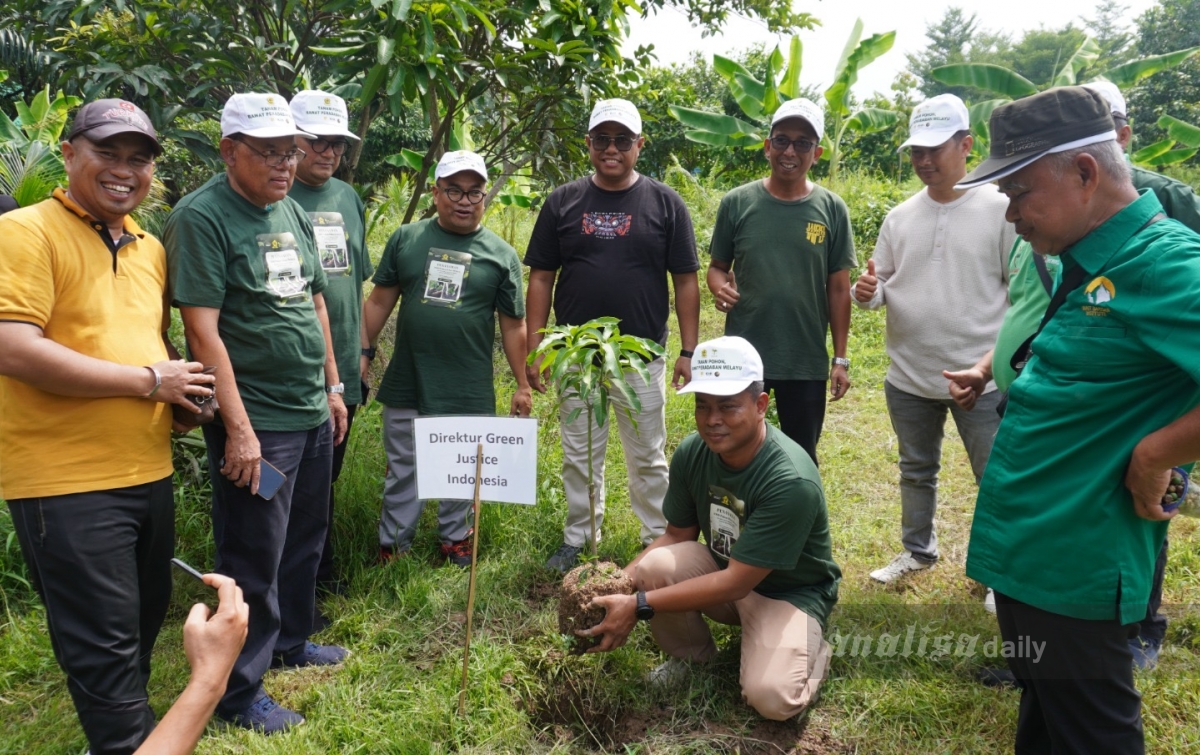Peringatan Hari Lingkungan Hidup Sedunia, 1.000 Pohon Khas Melayu Ditanam di Bantaran Sungai Deli