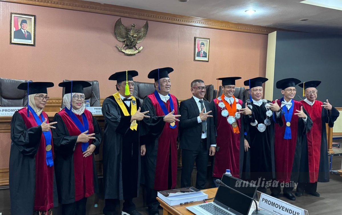 Raih Gelar Doktor, Jurnalis Senior Sumut Eddy Iriawan Lulus Cumlaude dengan Disertasi Restrukturisasi Citra Polri