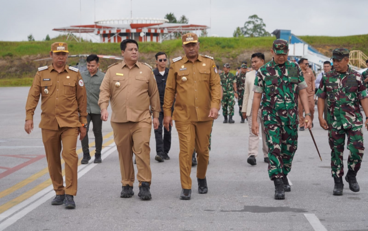 Maruli Simanjuntak Resmikan Bantuan Air Bersih di Kawasan Danau Toba