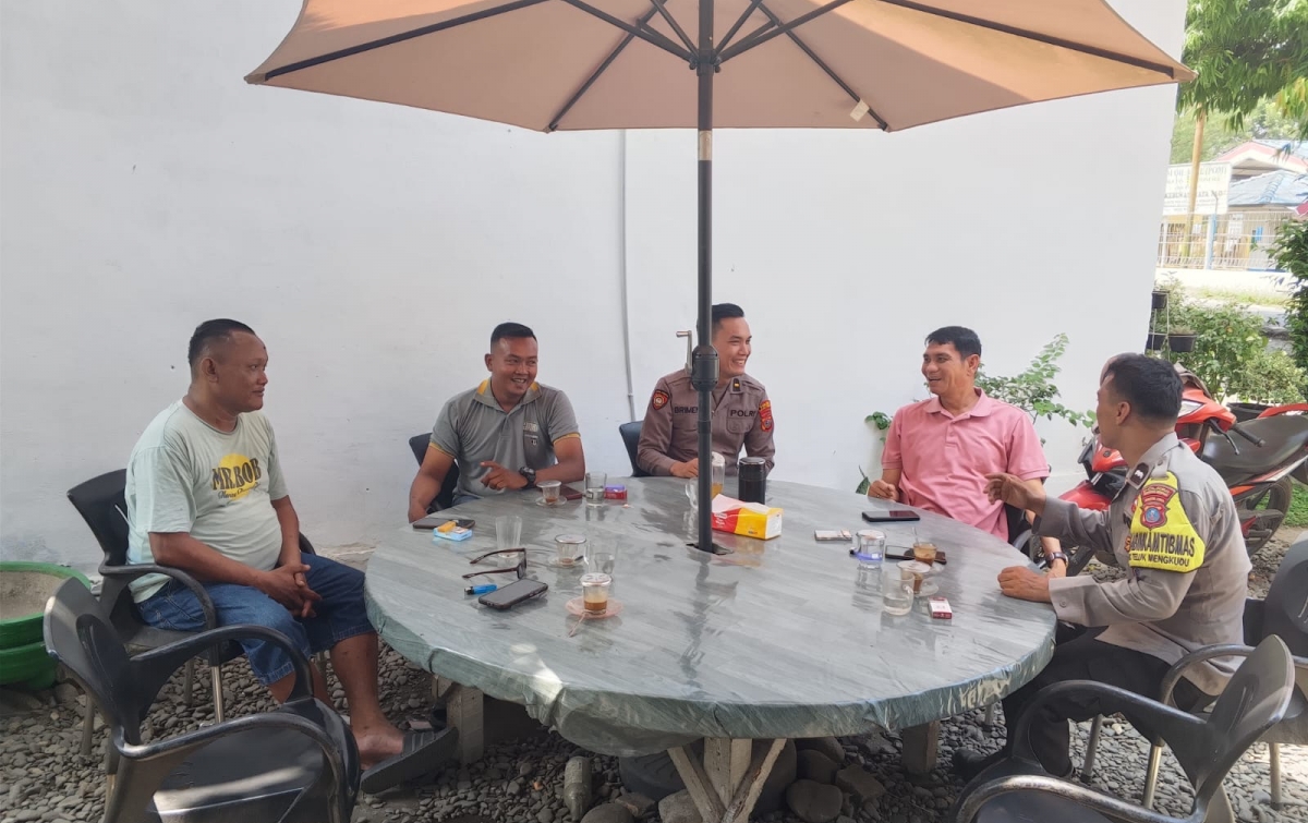 3 Bhabinkamtibmas Polres Sergai Diapresiasi, Aktif Dengarkan Aspirasi Warga dan Perkuat Kamtibmas Teluk Mengkudu