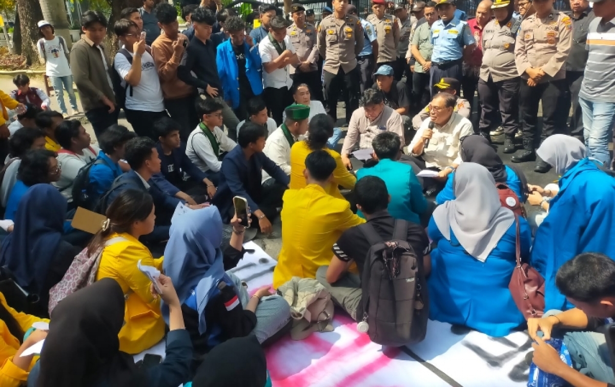 Usai Terima Aspirasi Ojol, DPRD Sumut Kembali Didatangi Aliansi Mahasiswa Menggugat