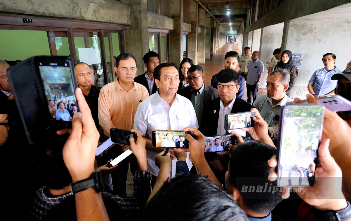 Respons Cepat Keluhan Mahasiswa, Ketua Yayasan UHN Effendi Simbolon Percepat Perbaikan Infrastruktur Kampus