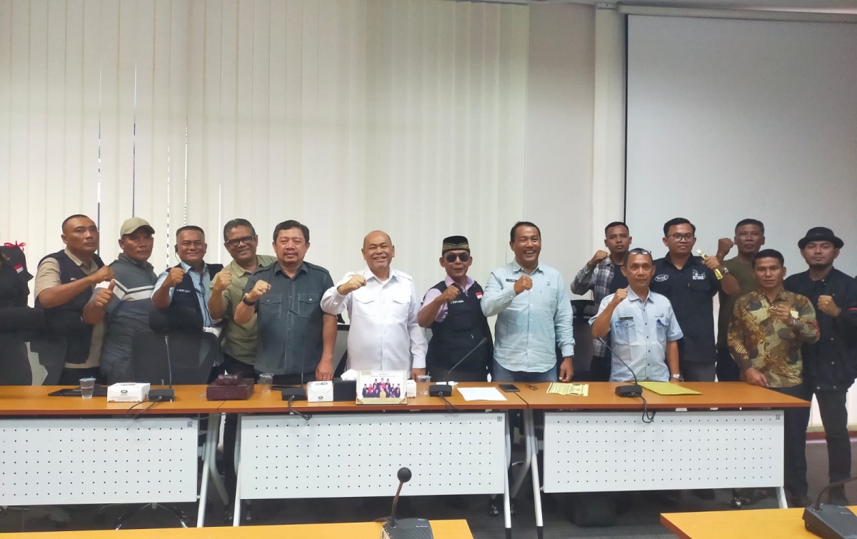 Warga Air Joman Minta Perbaikan Jalan, Yahdi Siap Kawal di Anggaran