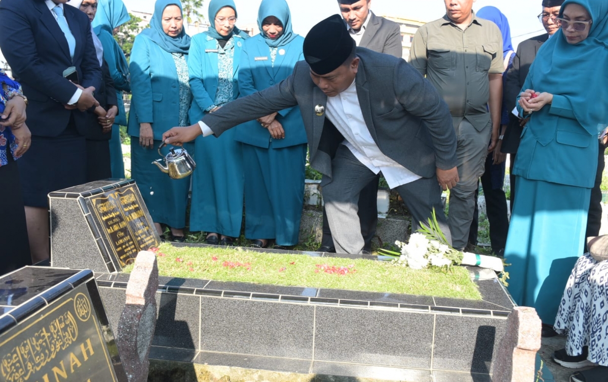 Jelang HUT ke-80 Deli Serdang, Wakil Bupati dan Sekda Ziarahi Makam Mantan Bupati