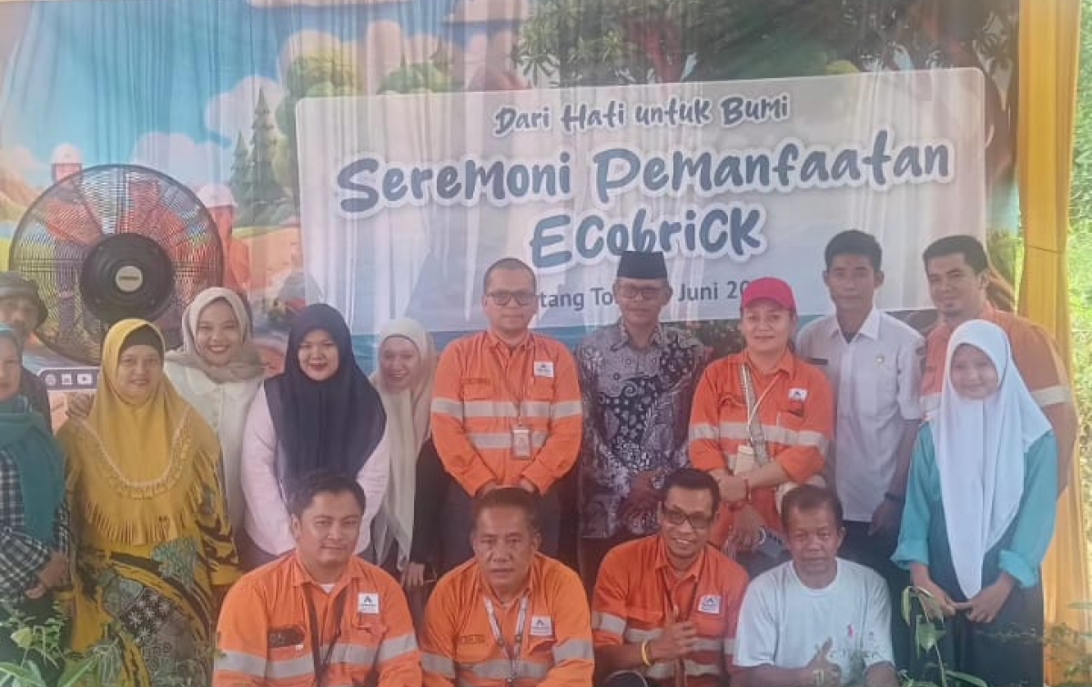 PT AR Resmikan Taman Ecobrick, Serap 2,5 Ton Sampah Plastik