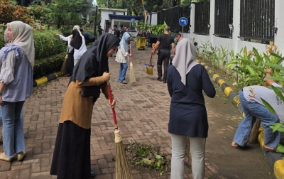 Dukung Medan Asri Bergerak, Sekretariat DPRD Medan Gelar Bersih Lingkungan
