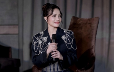 Desainer Muda Yuli Ariska Launching Perdana Karyanya di Event ‘Kembali’