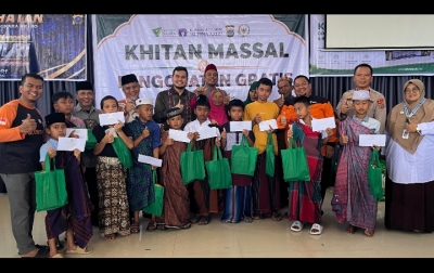 Dompet Dhuafa Waspada Bersama RSU Sufina Aziz Hadirkan Khitan Massal dan Pengobatan Gratis untuk Warga Dairi