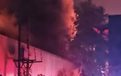 Amuk Si Jago Merah di Pabrik Mainan Medan Johor, Belasan Rumah Hangus Terbakar