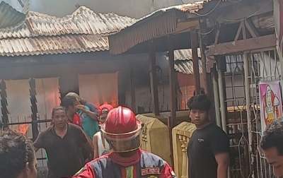 Masyarakat Jalan Denai Panik, Tiga Rumah Terbakar